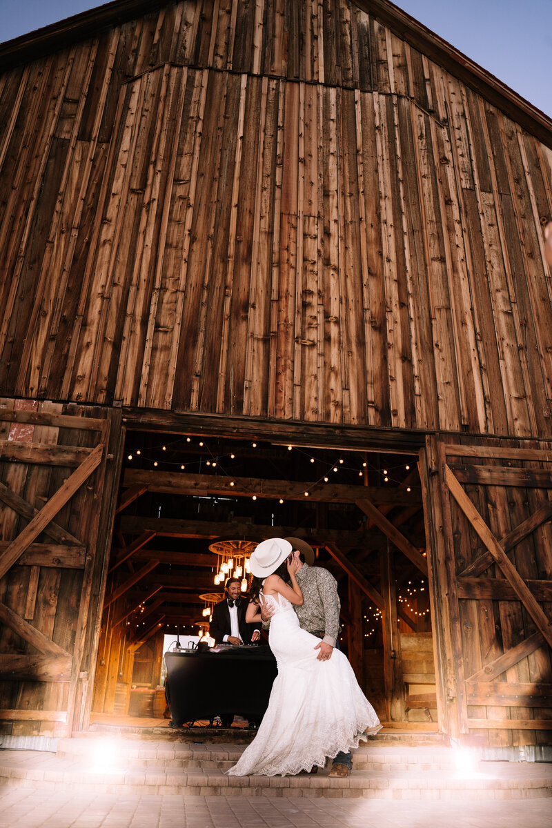 parkhomeranchwesternelegantwedding-90