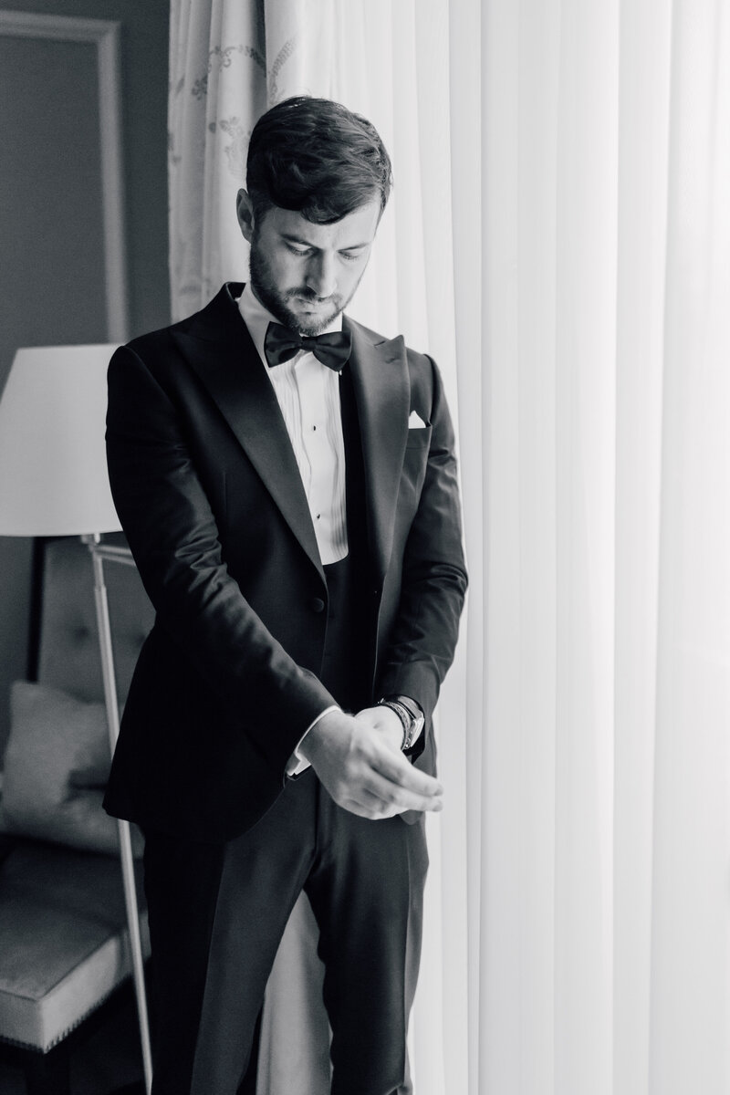 groom-at-black-tie-wedding