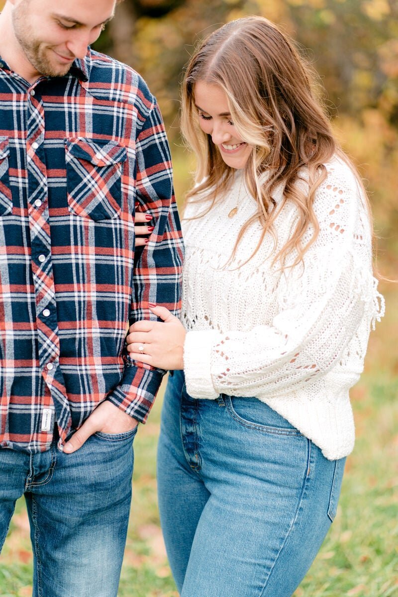 fall-engagement-couple
