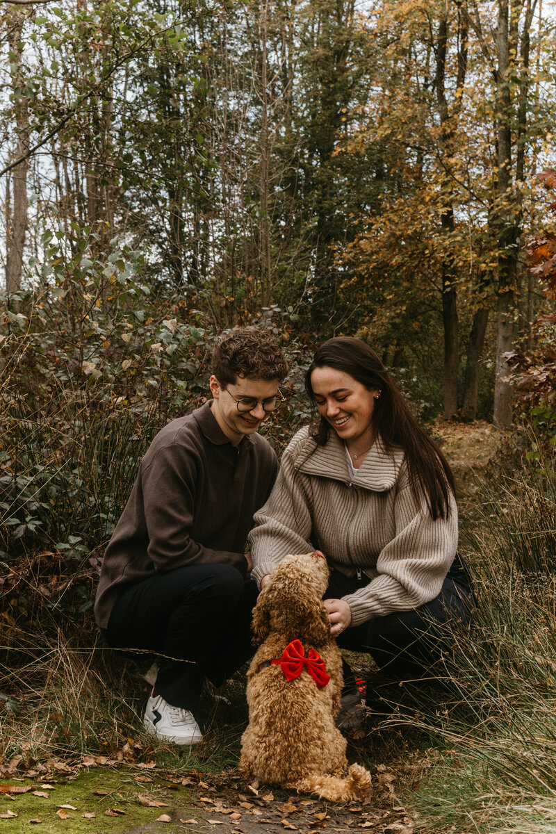 Gezinsshoot met hond in bos Tienen