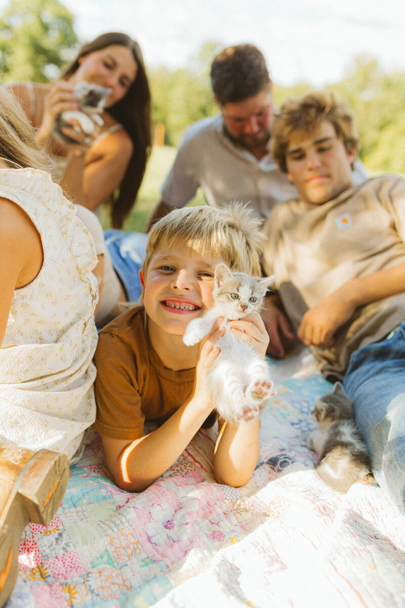 candid-missouri-farm-family-moments-documentary00013