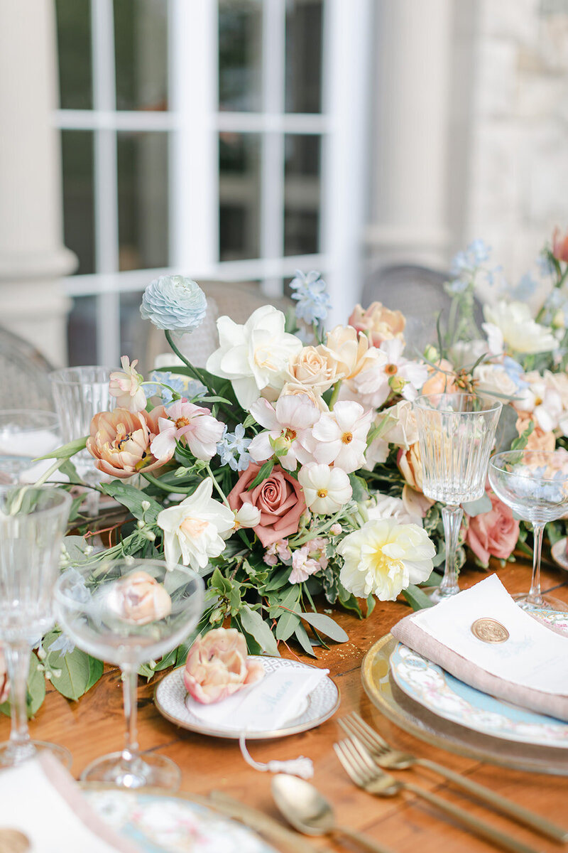 blue-pink-pastel-wedding-florals