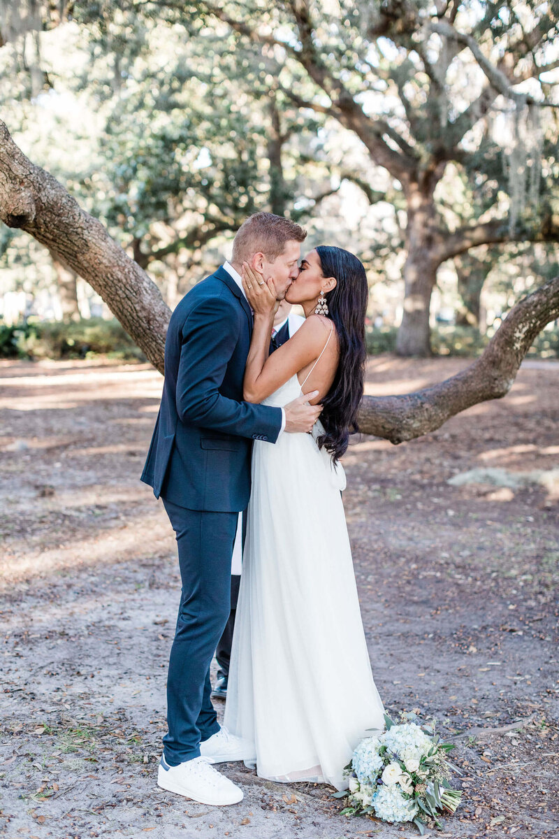 Savannah_Elopement_in_Forsyth_Park__Low_branch21