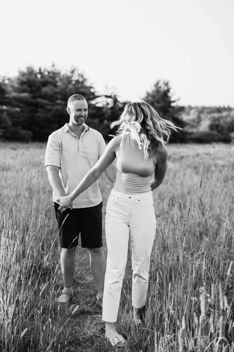colorful-new-hampshire-engagement-session-9