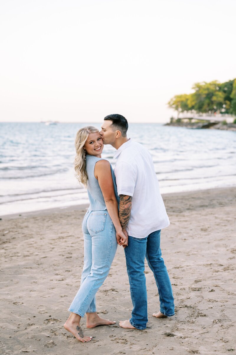Chicago-IL-Olive-Park-engagement-session-2