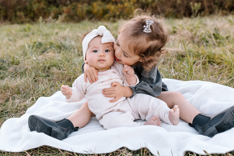 fall outdoor family photo at a northshore location at golden hour mini shoot