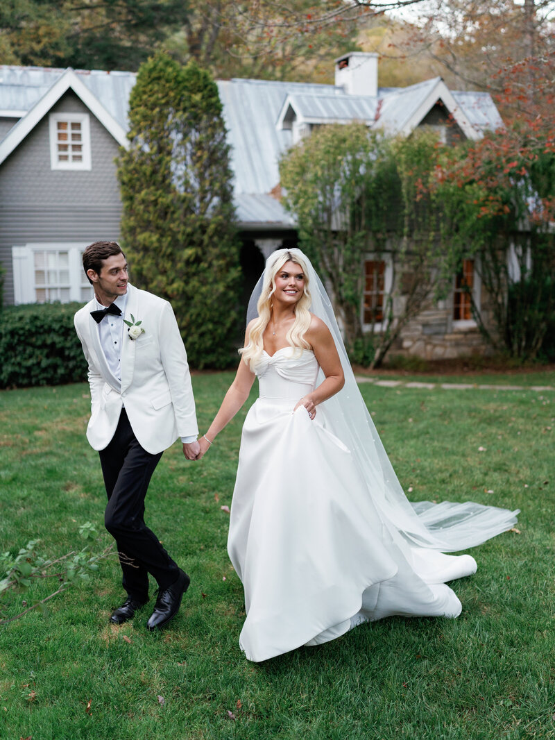 Gabie and Brad _ Old Edwards Inn _ Katie York950