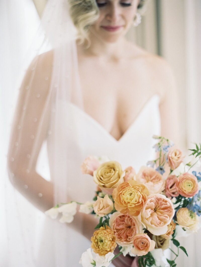 Indiana_Michigan_Wedding Planner_Hotel Carmichael_Carmel Indiana_Wedding Day Editorial_Bridal Fashion_Bridal Bouquet_Bride