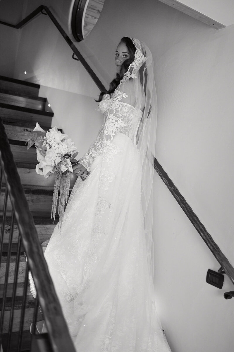 gorgeous bride in queenstown for mountain wedding