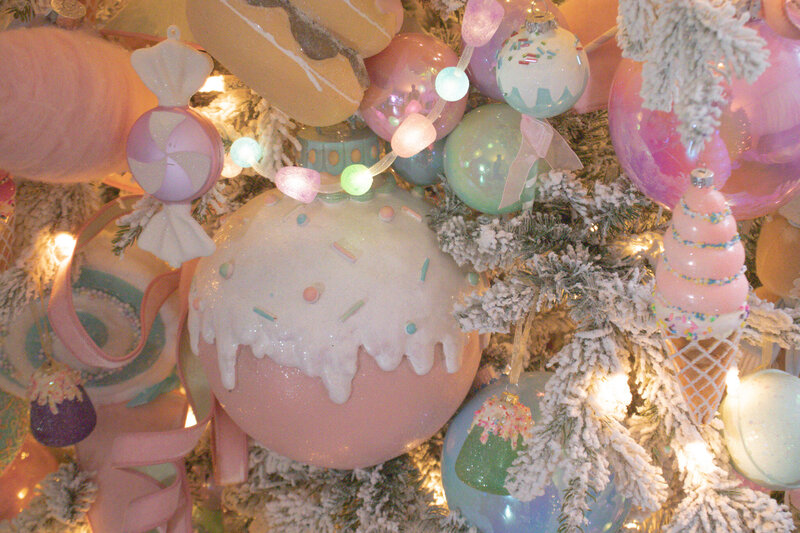 Opulent Candyland Christmas Decor – A Festive Wonderland