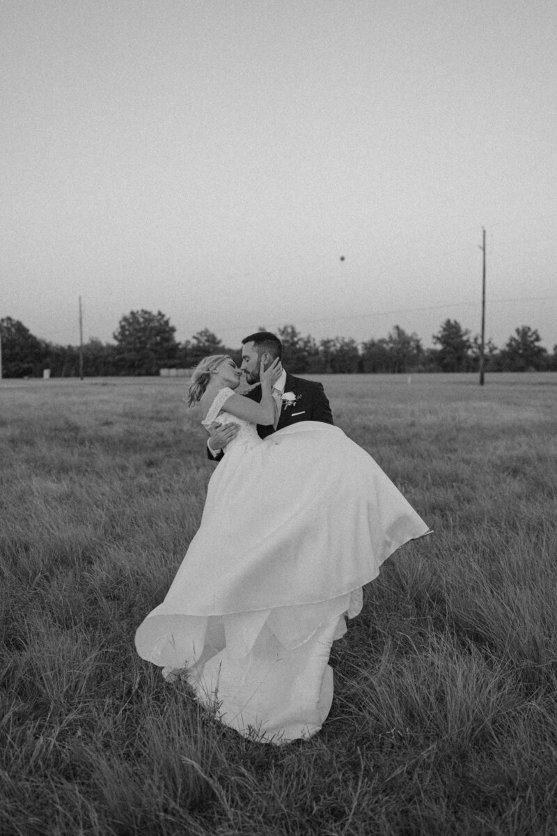 texas-wedding-photographer-angelina-loreta-photography-intimate-wedding-elopement-airplane-bridal-portrait-groom-magnolia-houston-college-station-167