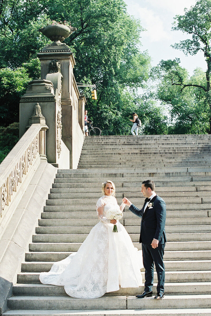 Central-Park-Tavern-on-the-Green-NYC-Film-Wedding-Photographer-European-Desintation-Alicia-Ann-Photographers-8