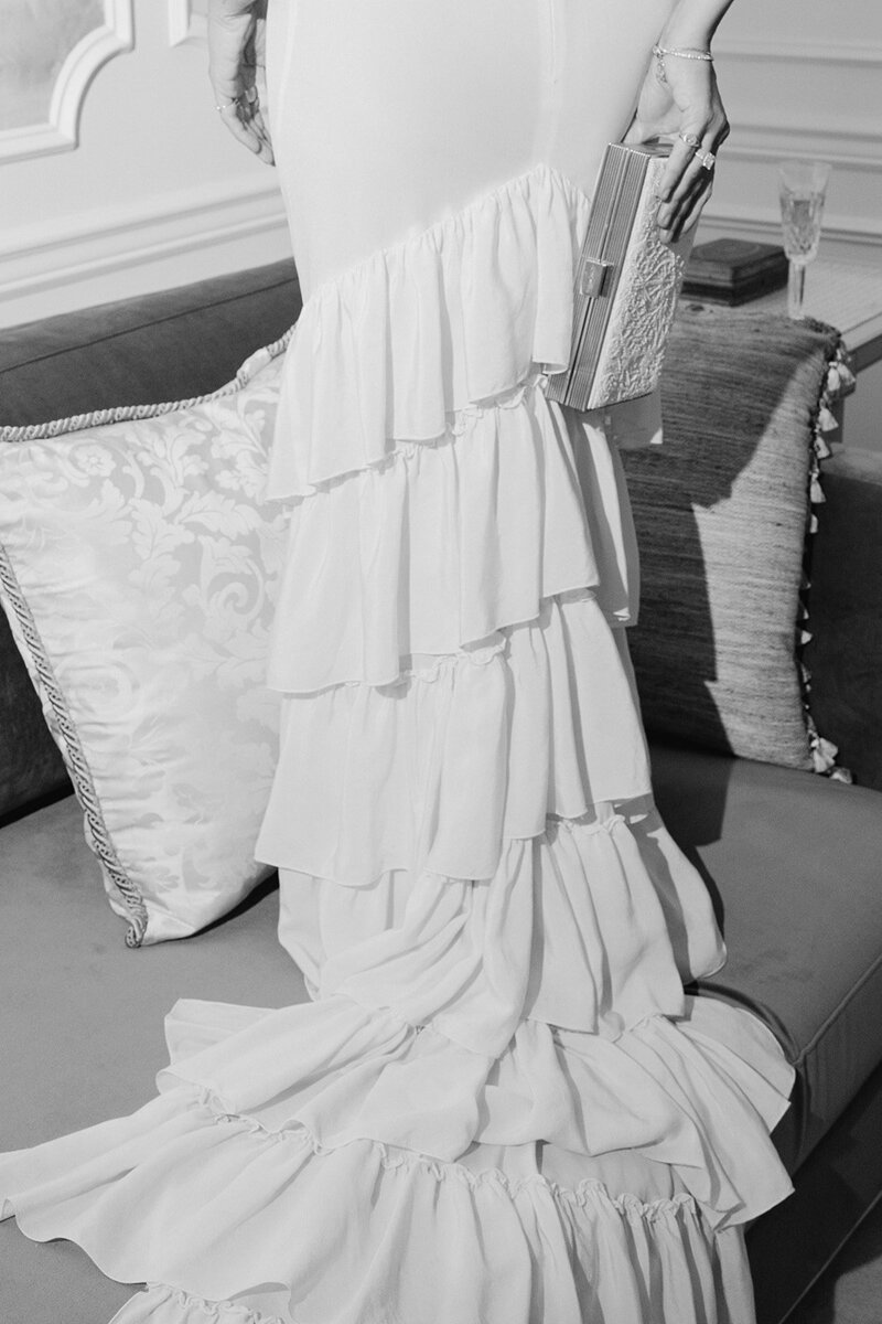 Editorial photoshoot in New York featuring Sara Nicole Vintage and Julbox high-end luxury bridal fashion. Exclusive vintage wedding gown captured in a New York bridal editorial.