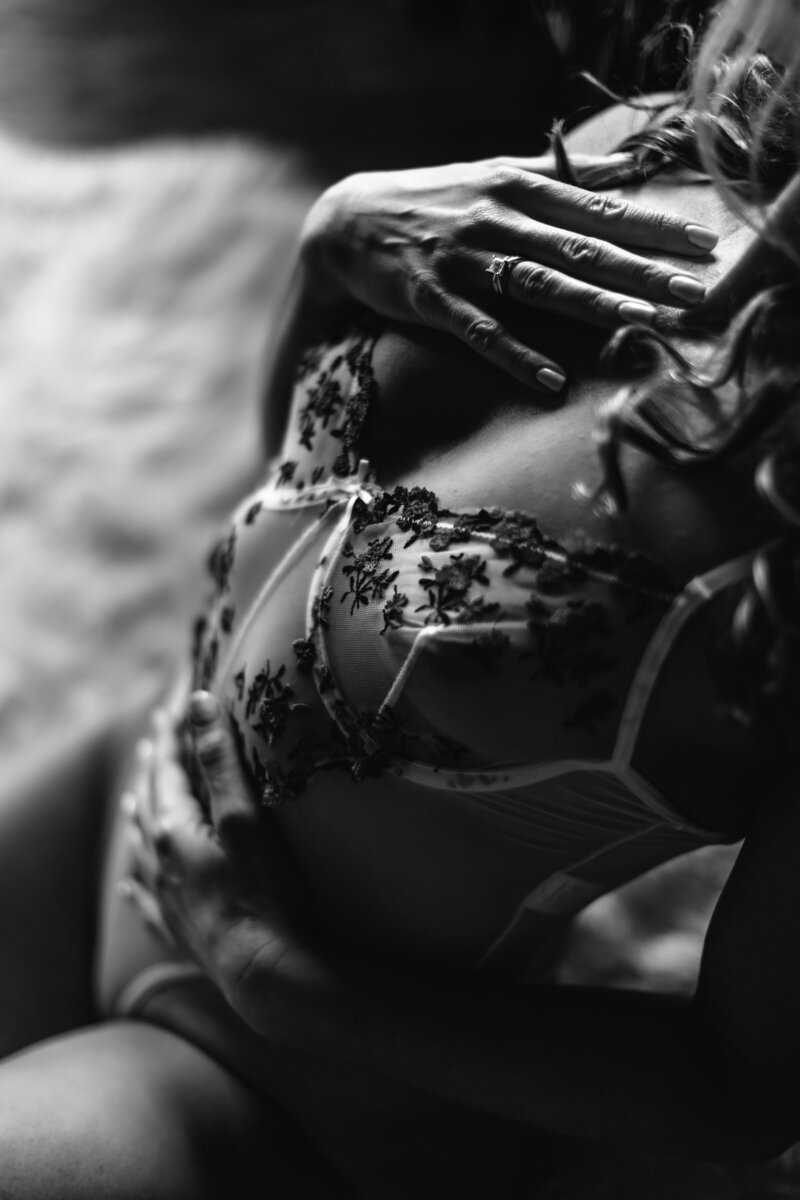 Capture your confidence with boudoir photography in Savannah, Georgia. Personalized, intimate photo sessions that make you feel beautiful and empowered.