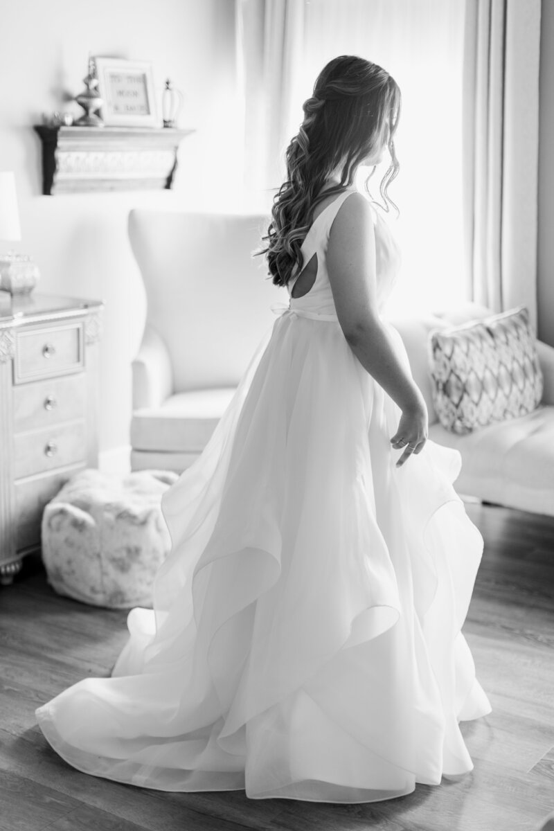 20 - © 2019 Ashley Nicole Photography - Omaha Nebraska - Barn Wedding - Lindsey + Nate