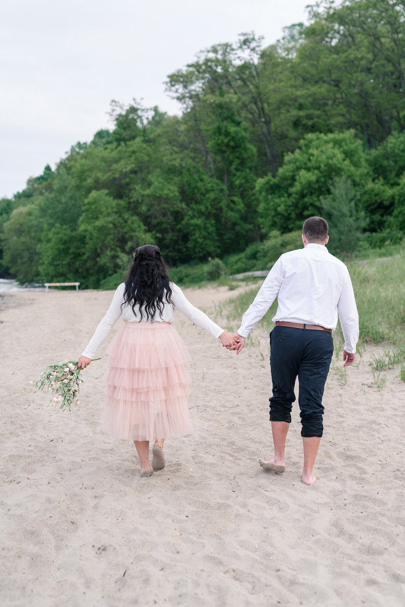 atwater-beach-engagement-milwaukee-the-paper-elephant-032