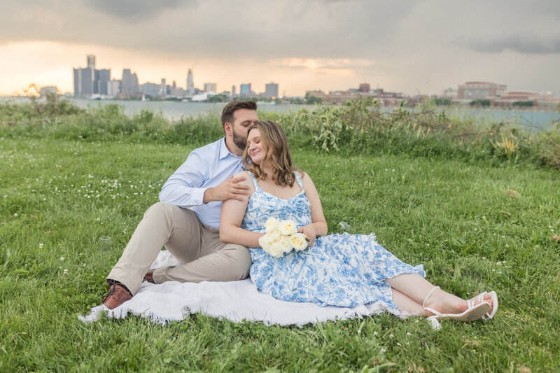 Belle Isle Detroit Engagement Photos by Savvy Shoots Photography