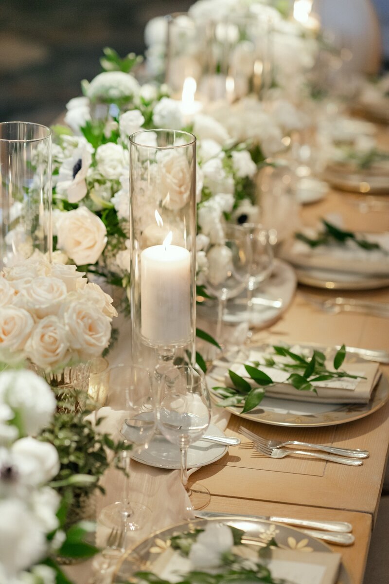 Classic floral design at the Four Seasons in Beverly Hills. Elegant city celebration by luxury florist Lilla Bello.