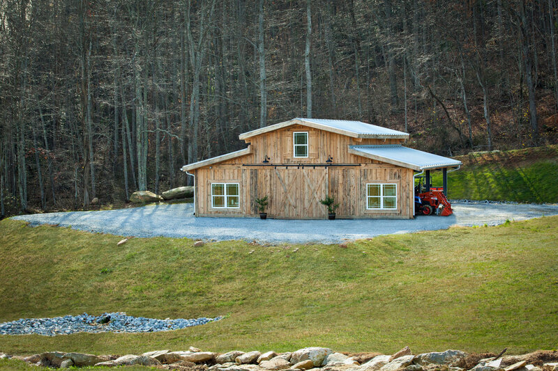 General contractors for the Stone Ashe Vineyards buildings