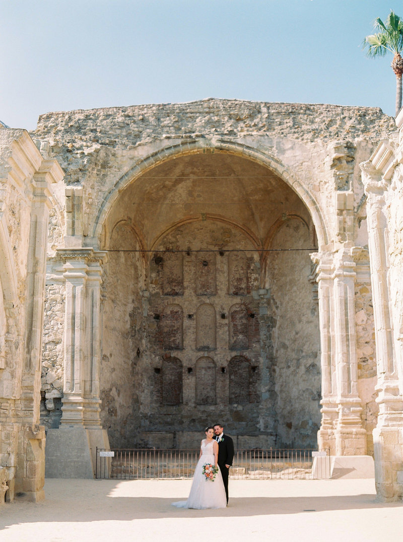 Mission-San-Juan-Capistrano-wedding-California-Stephanie-Brauer-