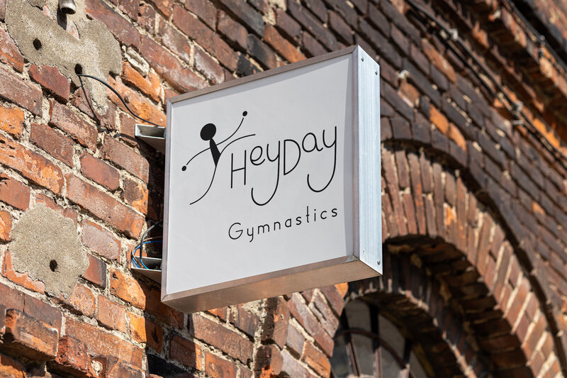 Square_Sign_Mockup HeyDay
