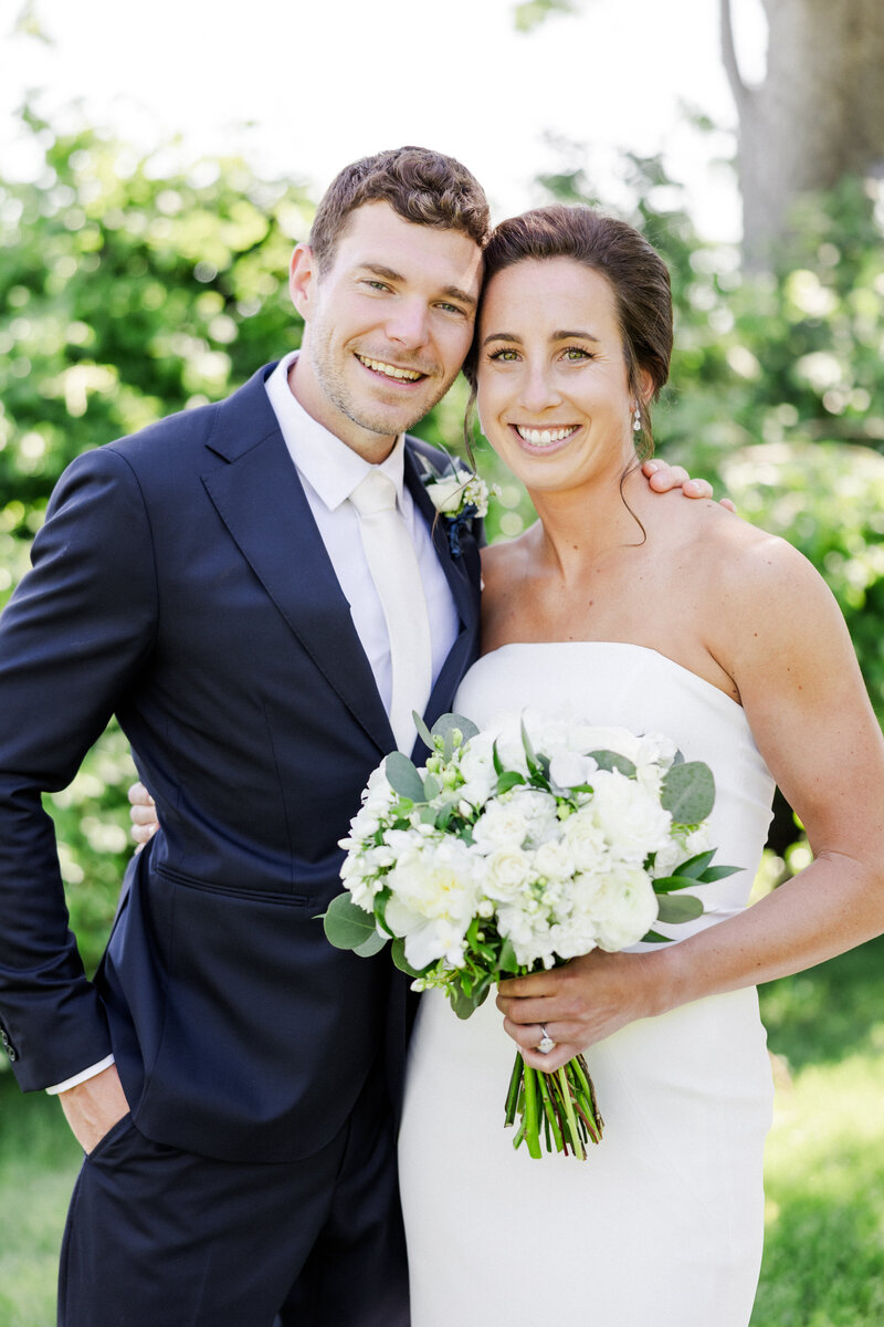 classic_bride_and_groom_portrait