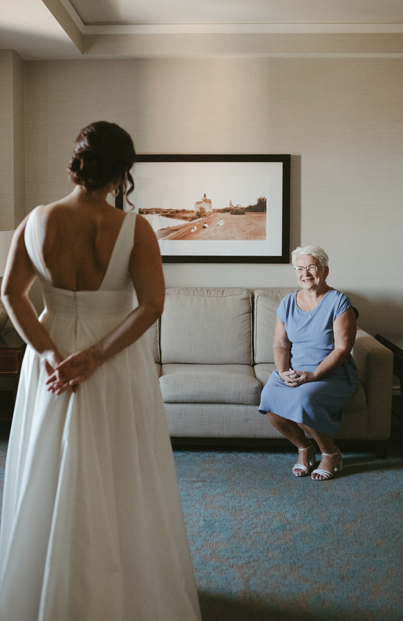 Bessborough_Wedding_Saskatoon_KaylaCassidyPhotography-6