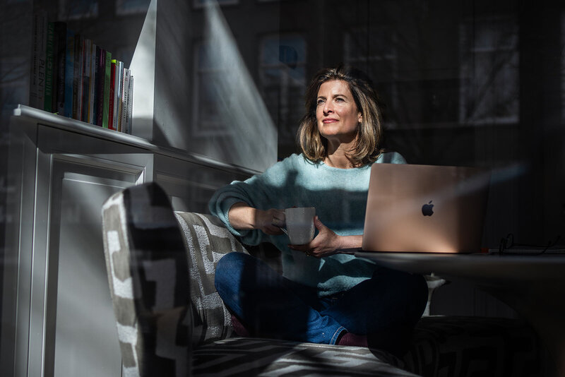 Jasmijn de Smit with laptop