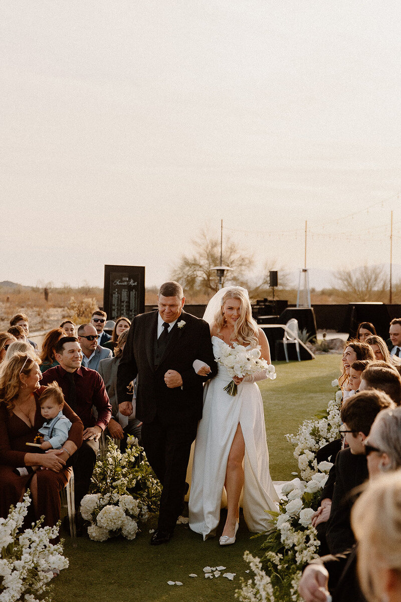 kelsey-kohl-wedding-preview-taylorraephotofilm-94