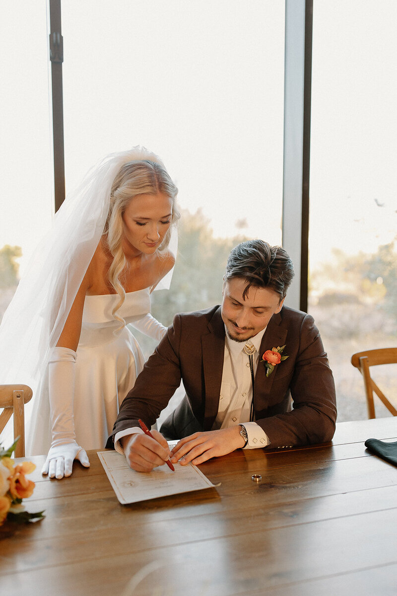 jami-oliver-wedding-preview-taylorraephotofilm-123