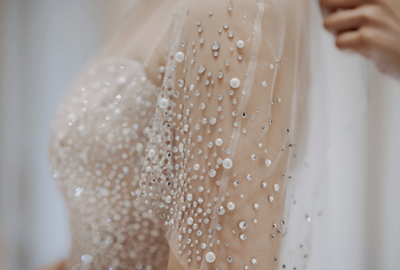 lace wedding dress of seattle bride