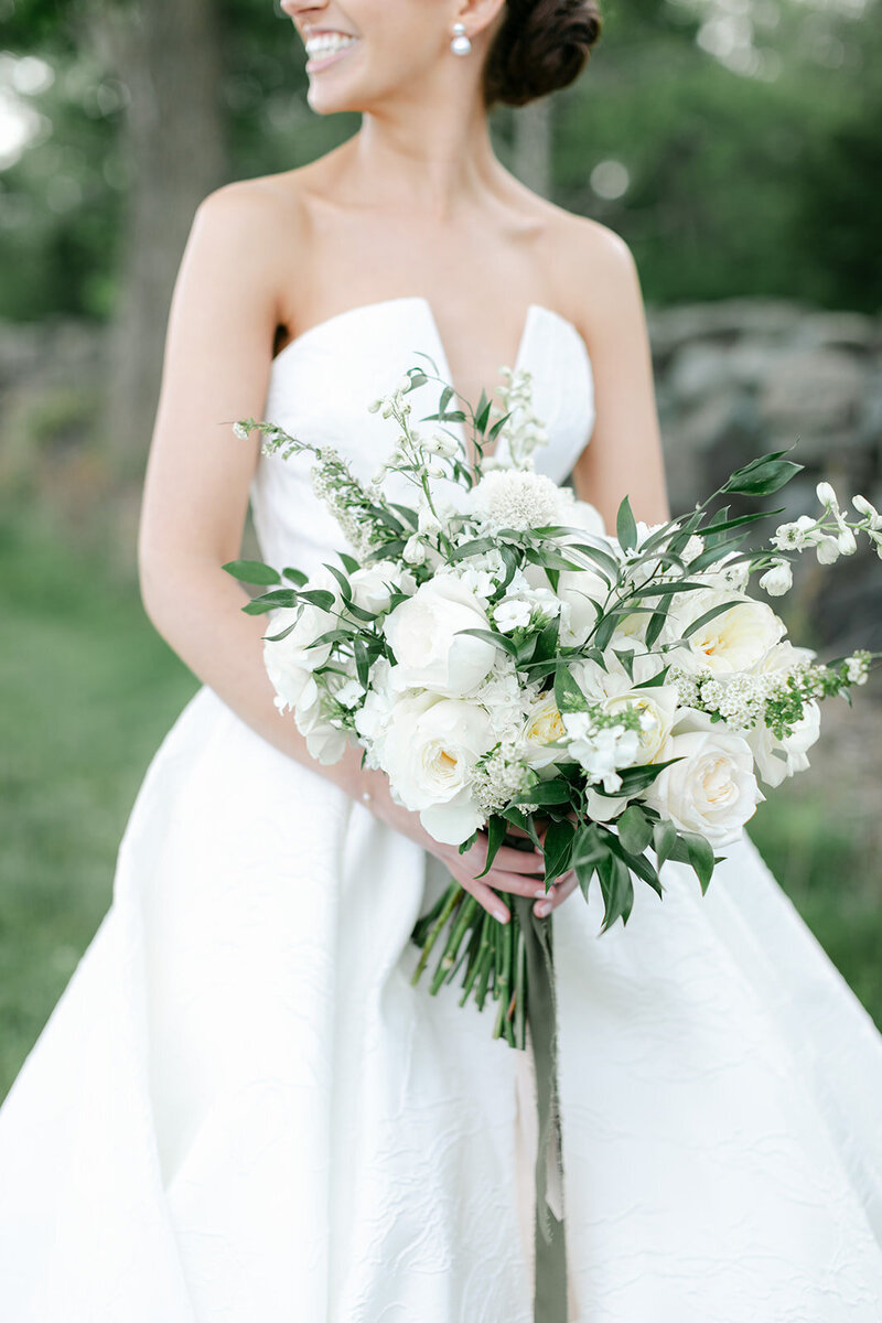 bridal-bouquet-white-green