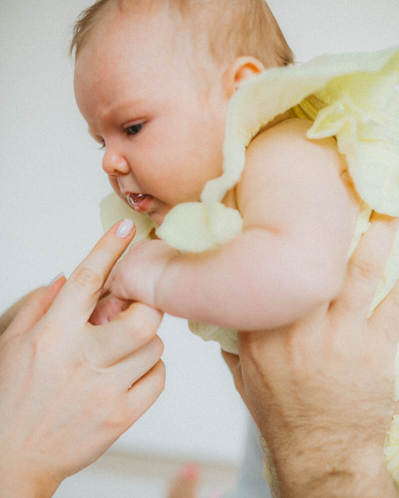 columbia-mo-motherhood-portraits-studio-documentary-led00001