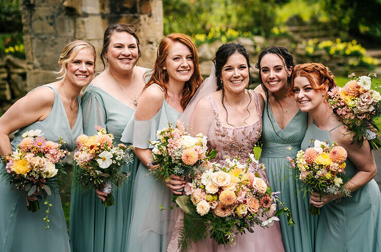 Bride and bridemaids 289