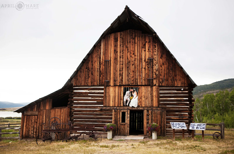 Barn-Wedding-Venue-in-Steamboat-Springs-Colorado-Heritage-Cabin