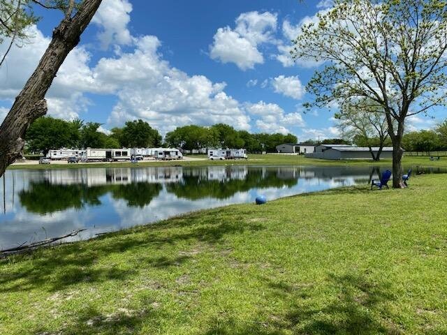 Discover an affordable RV park with rates under $500 a month at Mockingbird Meadows, conveniently located near Greenville, TX.