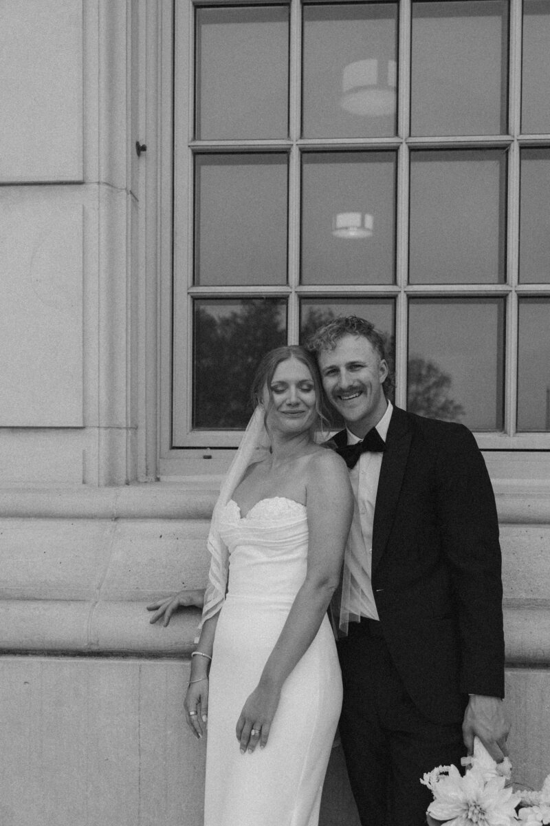 Bride and groom at Fox Hollow Weddings & Events - Missouri wedding photography