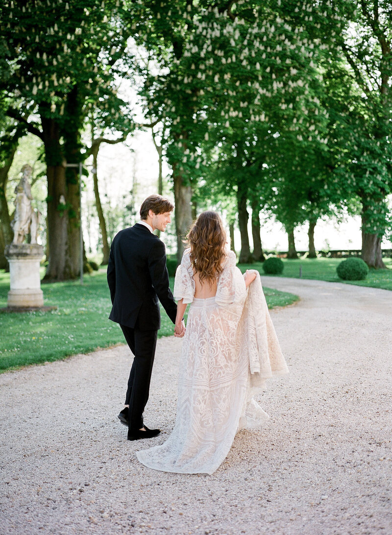 Wedding couple at Chateau de Varennes in Burgundy, France