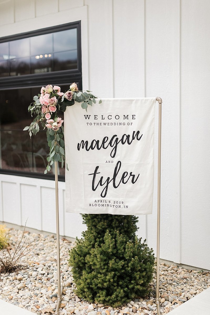 Indiana_The_Wilds_Wedding_Event_Venue_Blue_White_Wedding_Ideas_Boho_Chic_Weddings_32