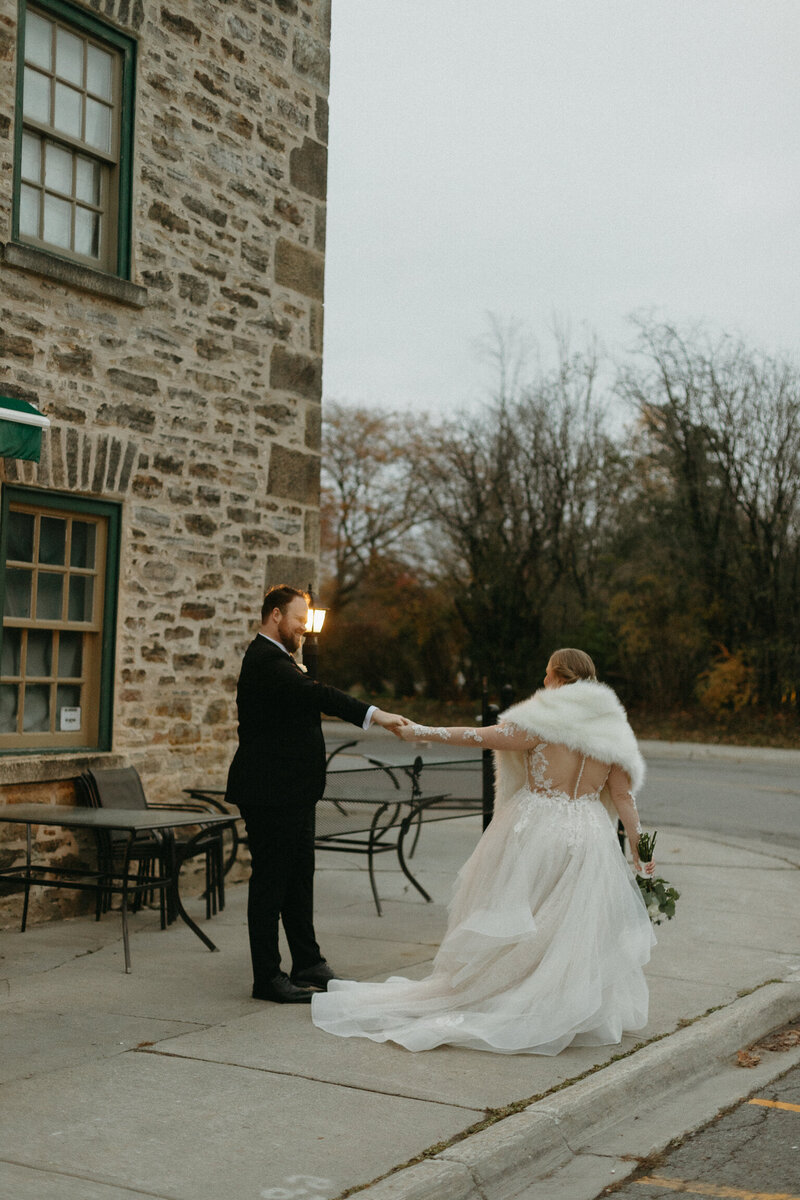 Wedding photos in Perth Ontario in late fall