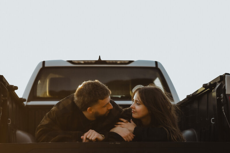 pickup-bed-coastal-couple