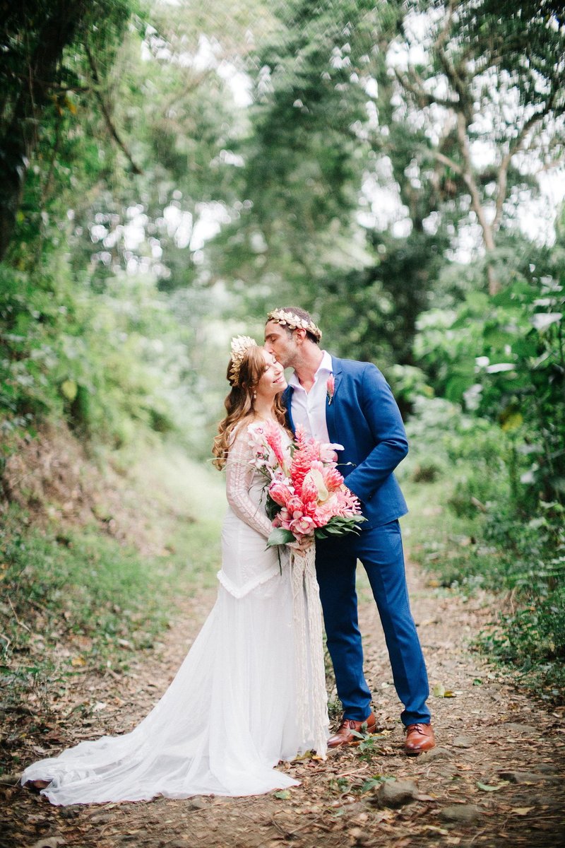 Tropical destination wedding in Fiji at Koro Sun Resort