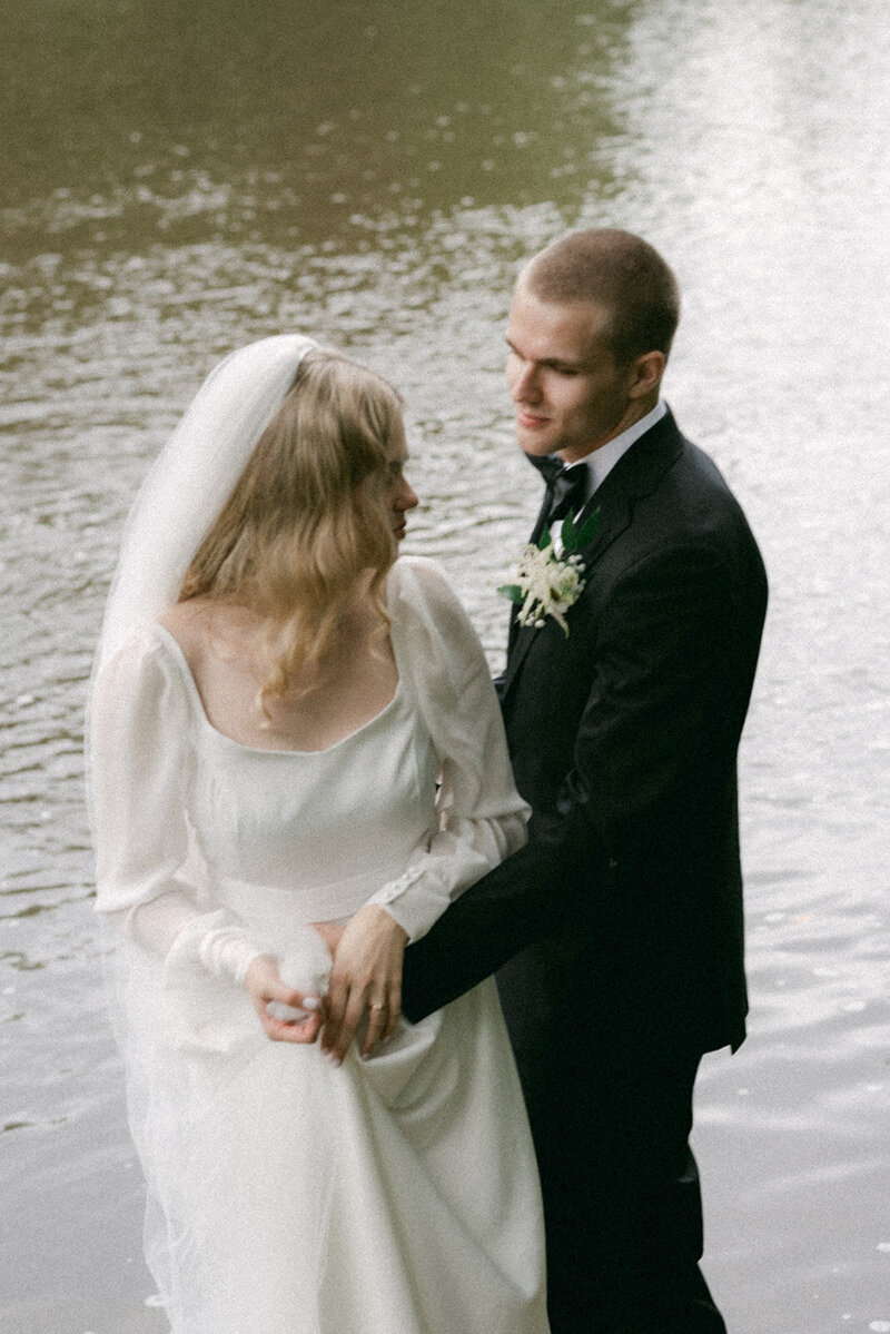 Wedding photo of an Intimate and romantic wedding  photography session in Porvoo by photographer Hannika Gabrielsson