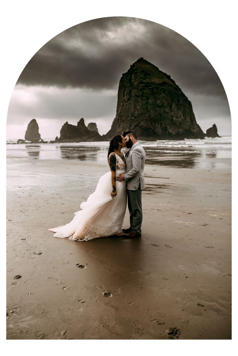 oregon-coast-beach-elopement-haystack-rock-wedding