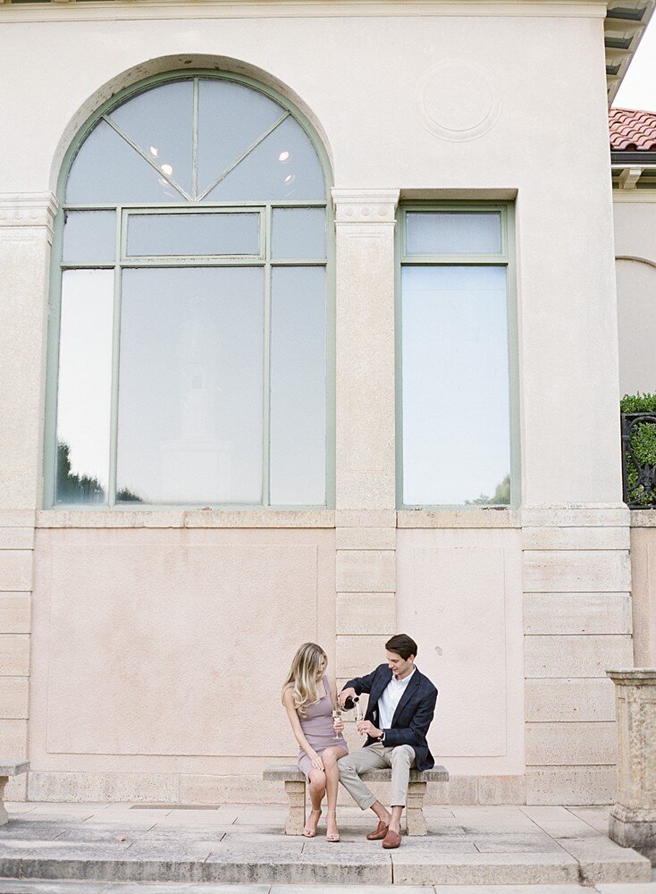 tulsa-wedding-photographer-engagement-session-at-the-philbrook-museum-laura-eddy-photography_0020