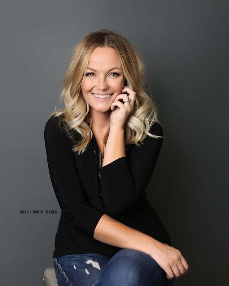 Alisha, owner of Ivory & Lace Studios