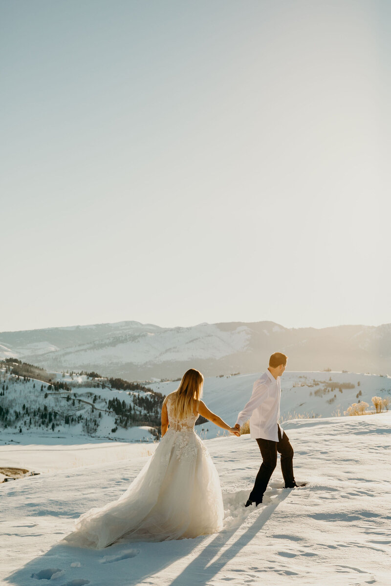 Winter wedding at the Amangani in Jackson Hole | Erin Wheat Co couples photography