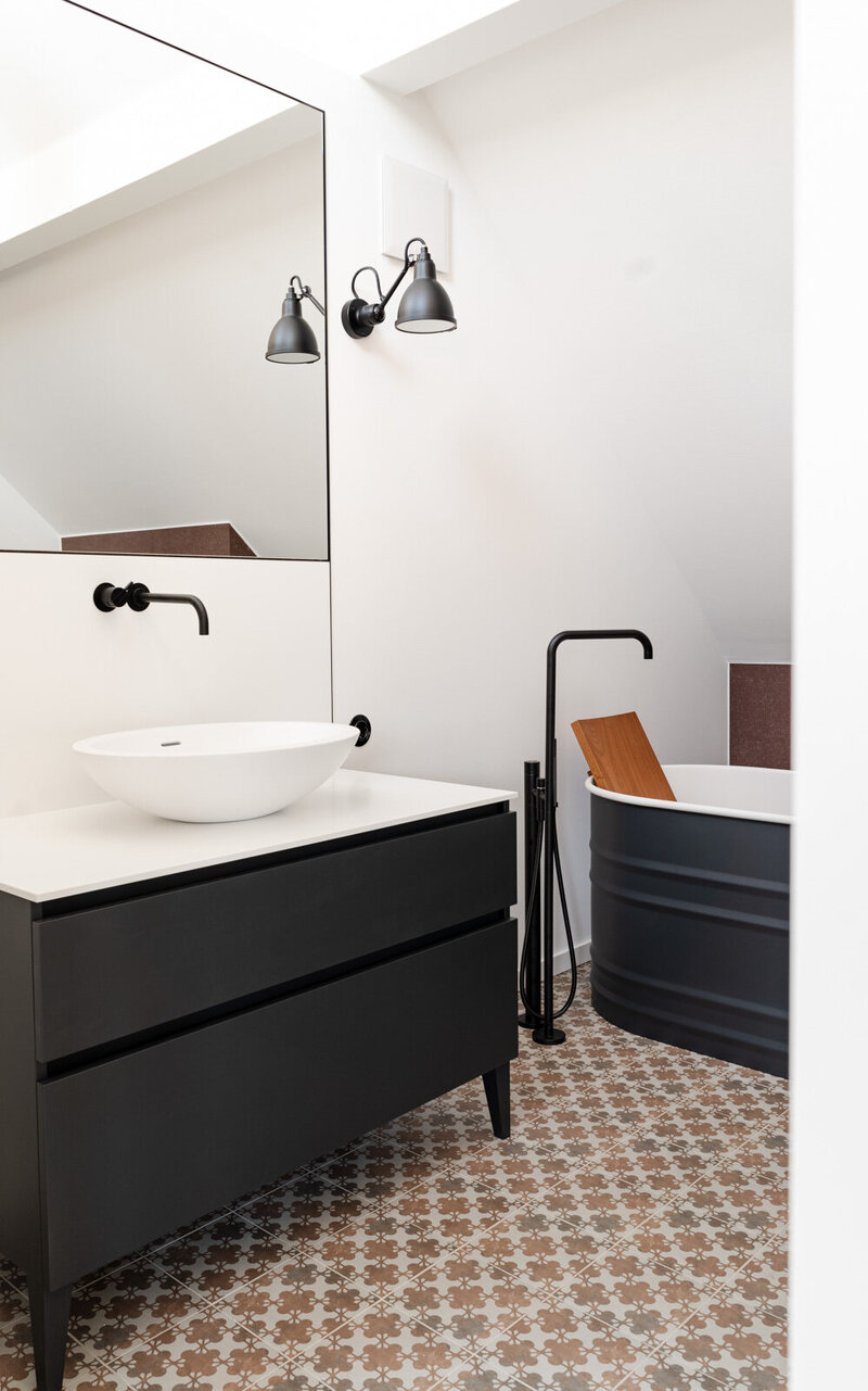 Badezimmer-Inennausbau-Waschtisch-Adam-Innenausbau-Lich-2