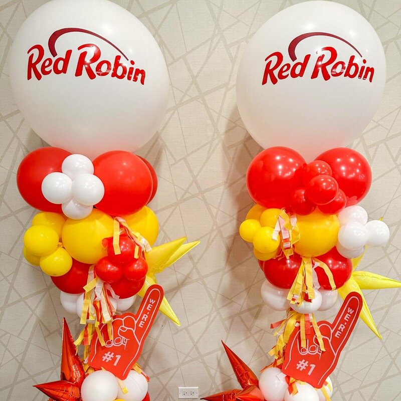 Chicago corporate event balloons for Red Robin by Mauis Balloons