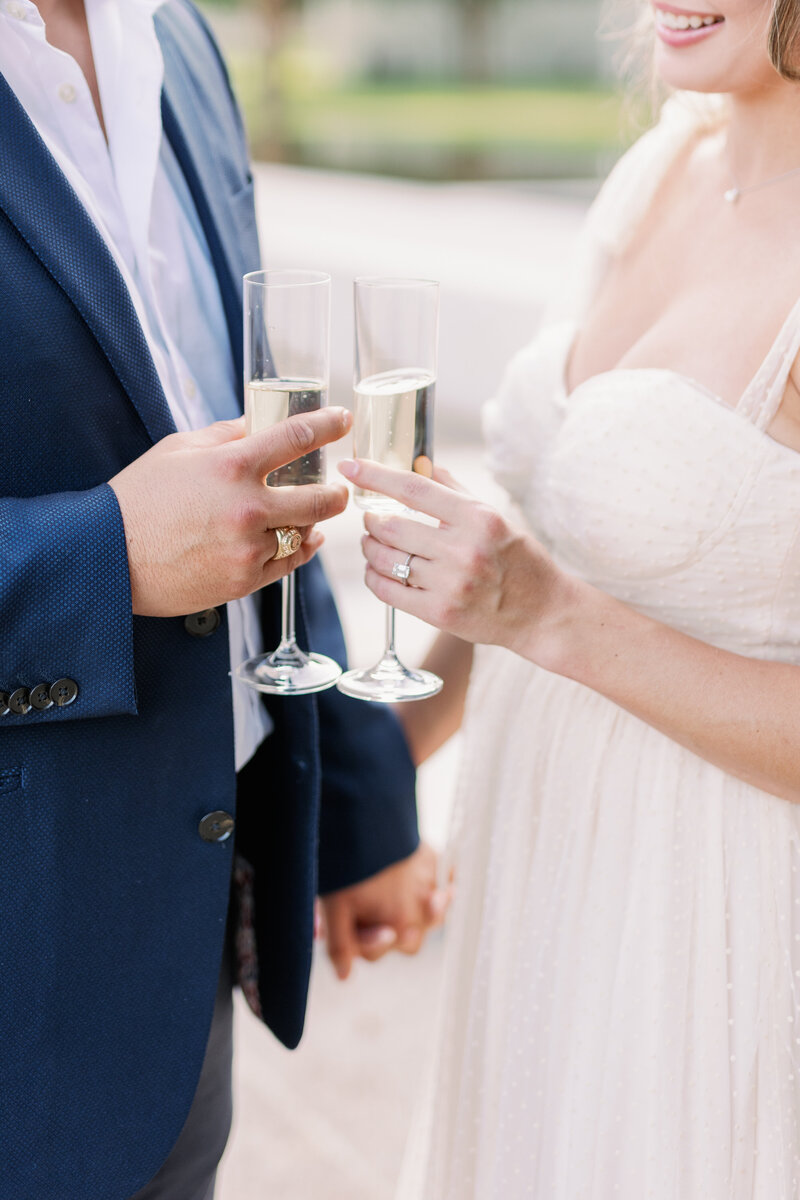 Fort-Worth-Kimbell-Art-Museum-Engagement-Session-Chirstian-Wedding-Photographer-Kortney-Boyett32